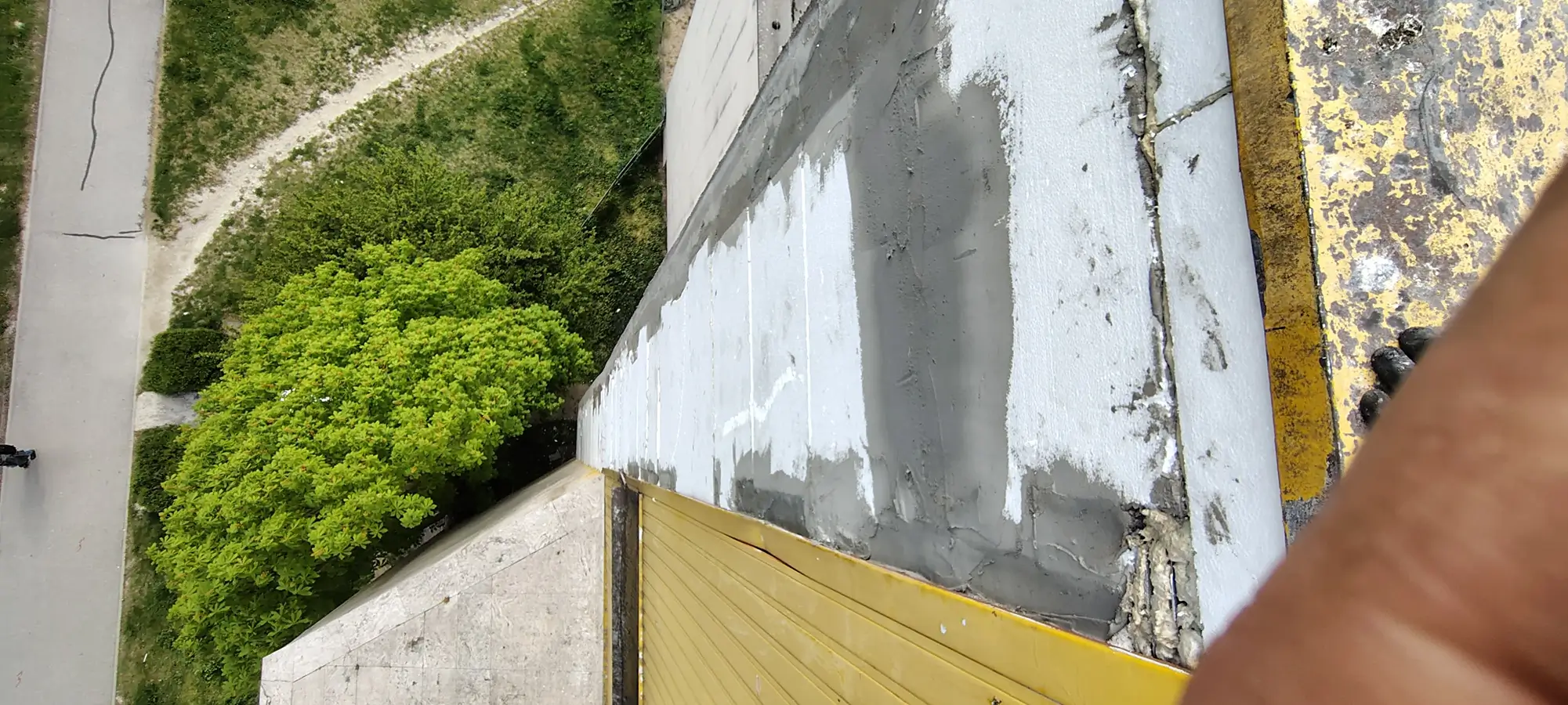 proces opravy fasády